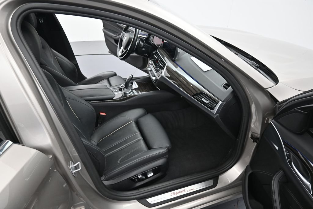 Used 2017 Cashmere Silver Metallic BMW 530i xDrive image 36