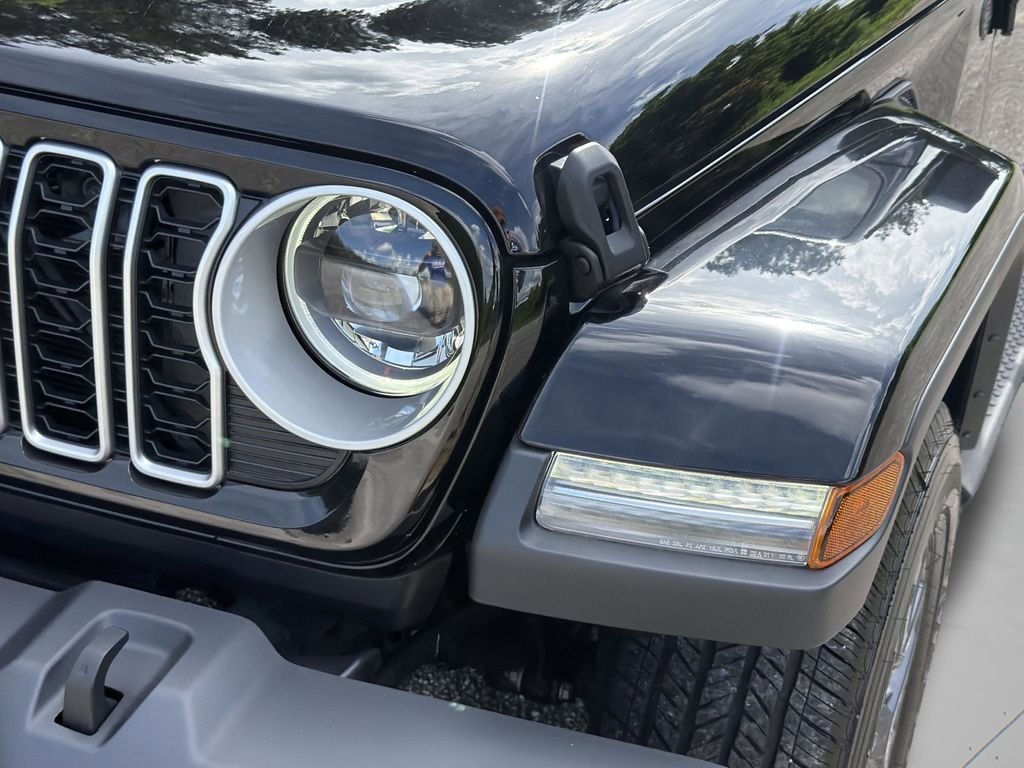 2025 Jeep Wrangler 4-Door Sahara - Photo 41