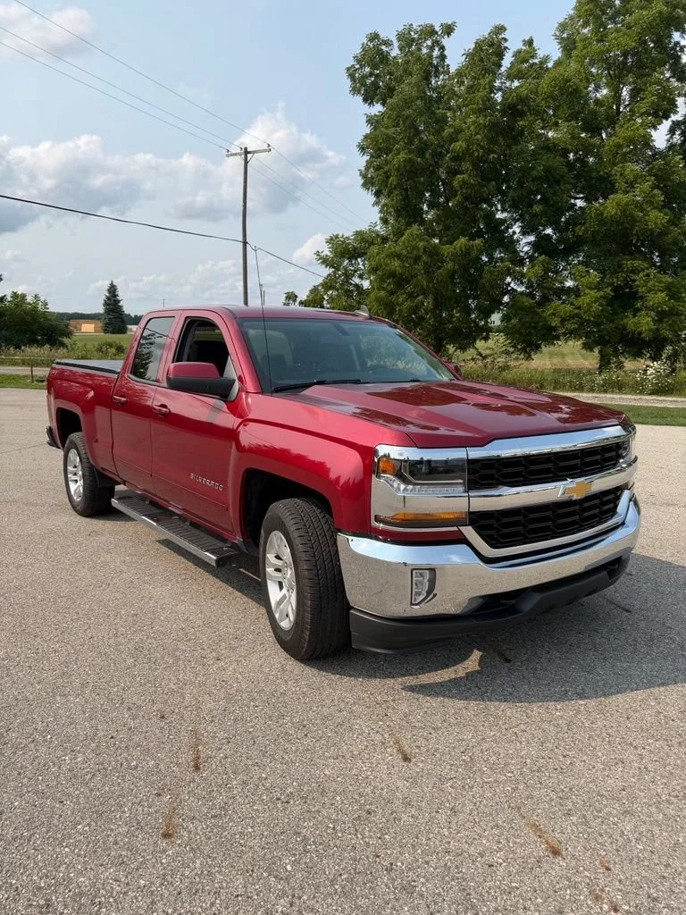 Used 2019 CAJUN RED TINTCOAT Chevrolet LT image 2
