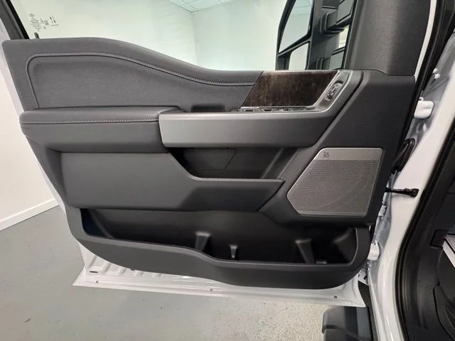 New 2026 Oxford White Ford F-250® Lariat® image 13