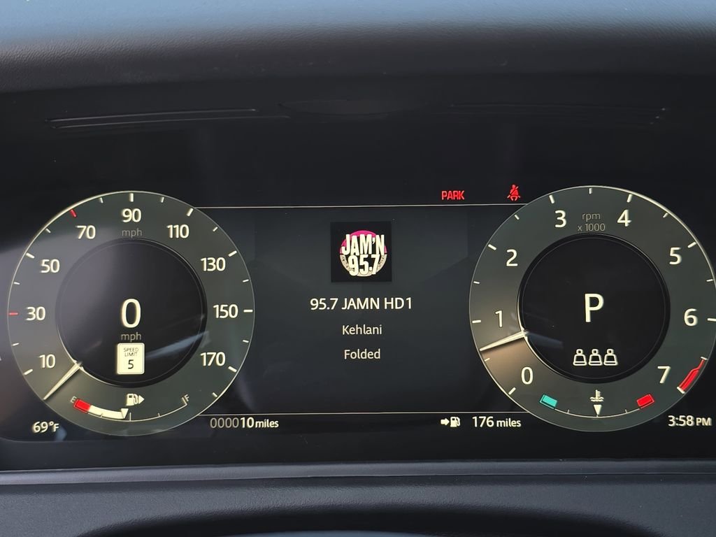 New 2026 Fuji White Land Rover Dynamic SE image 19