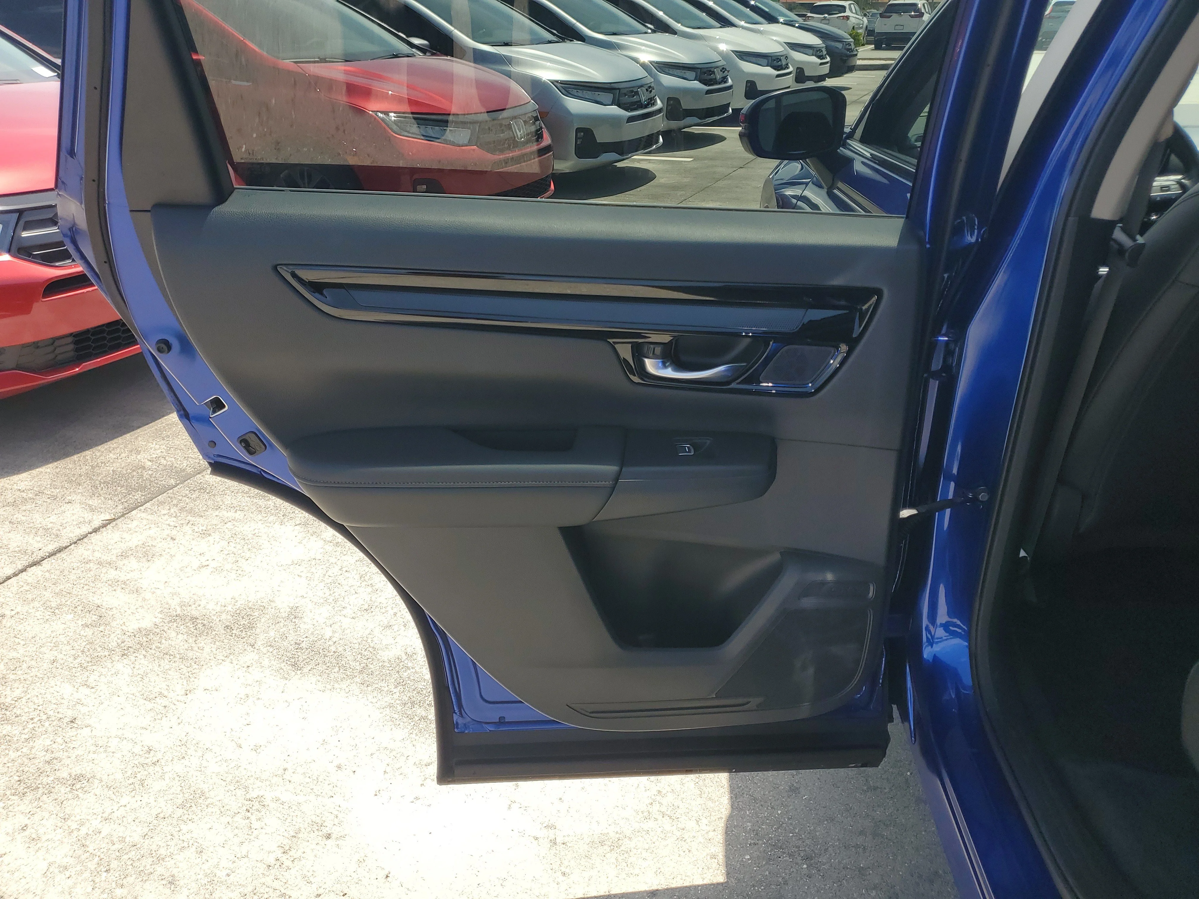 Used 2024 Sparkle Silver Honda EX-L image 12