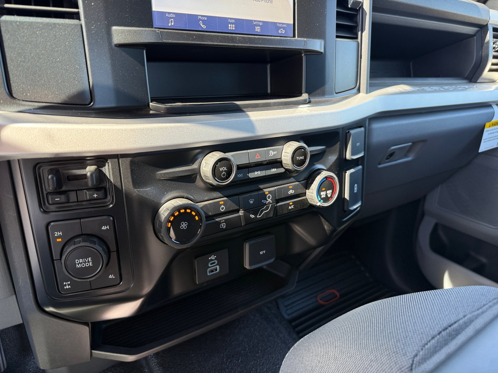 New 2026 Oxford White Ford F-250® XL image 13