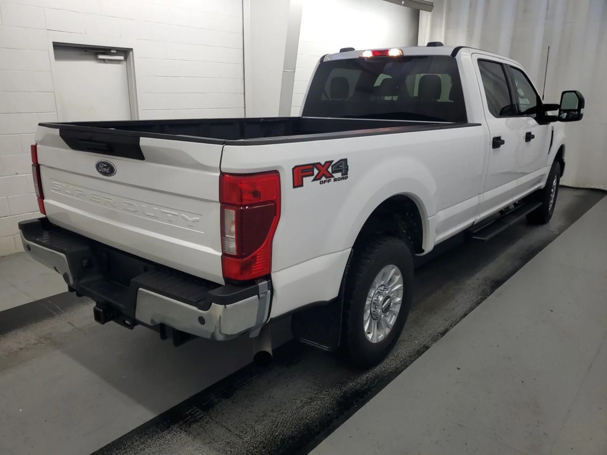 Used 2021 Oxford White Ford XLT image 3