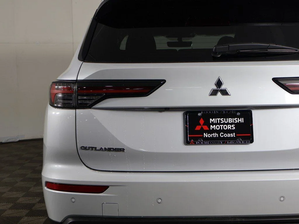 New 2026 White Mitsubishi ES 1.5T S-AWC image 15