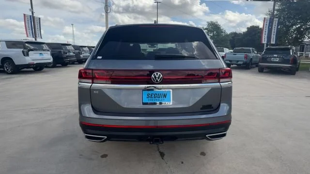 Used 2025 Black Volkswagen 2.0T SE w/Technology image 7