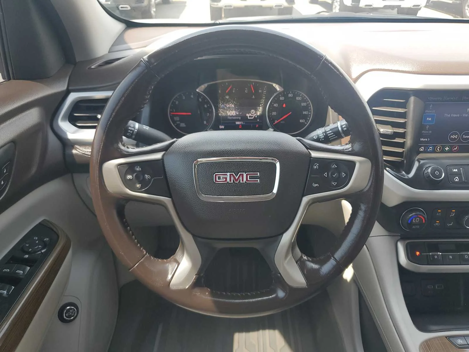 Used 2020 SUMMIT WHITE GMC SLE image 16