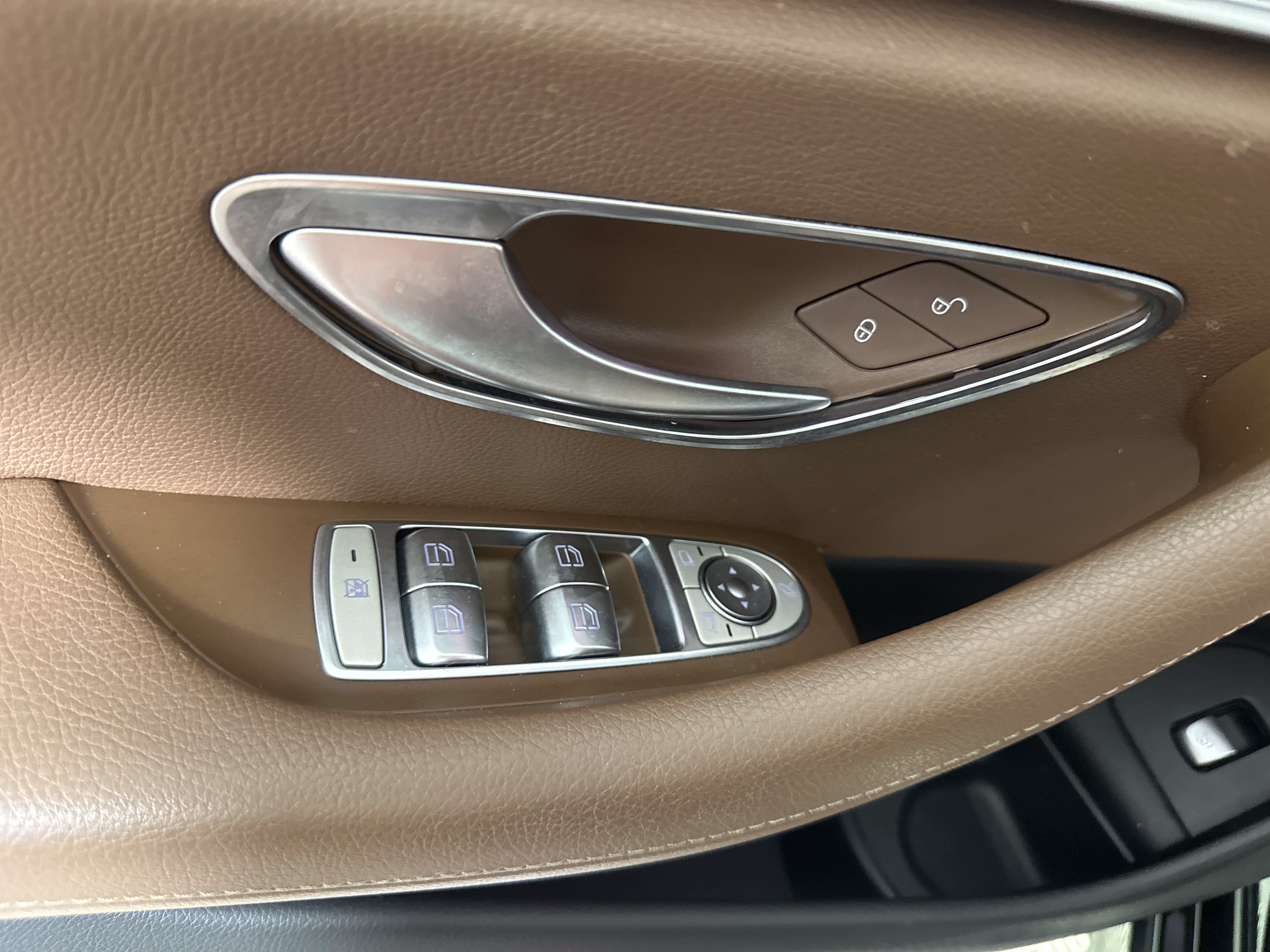 Used 2018  Mercedes-Benz E 400 image 11