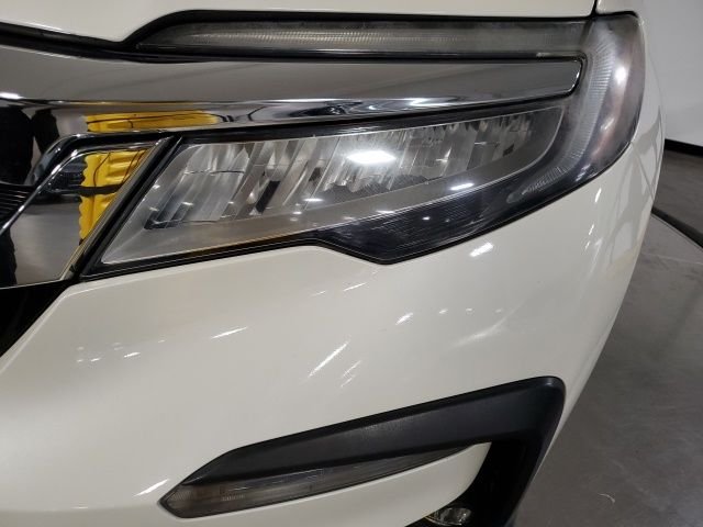Used 2019 White Honda Touring image 30