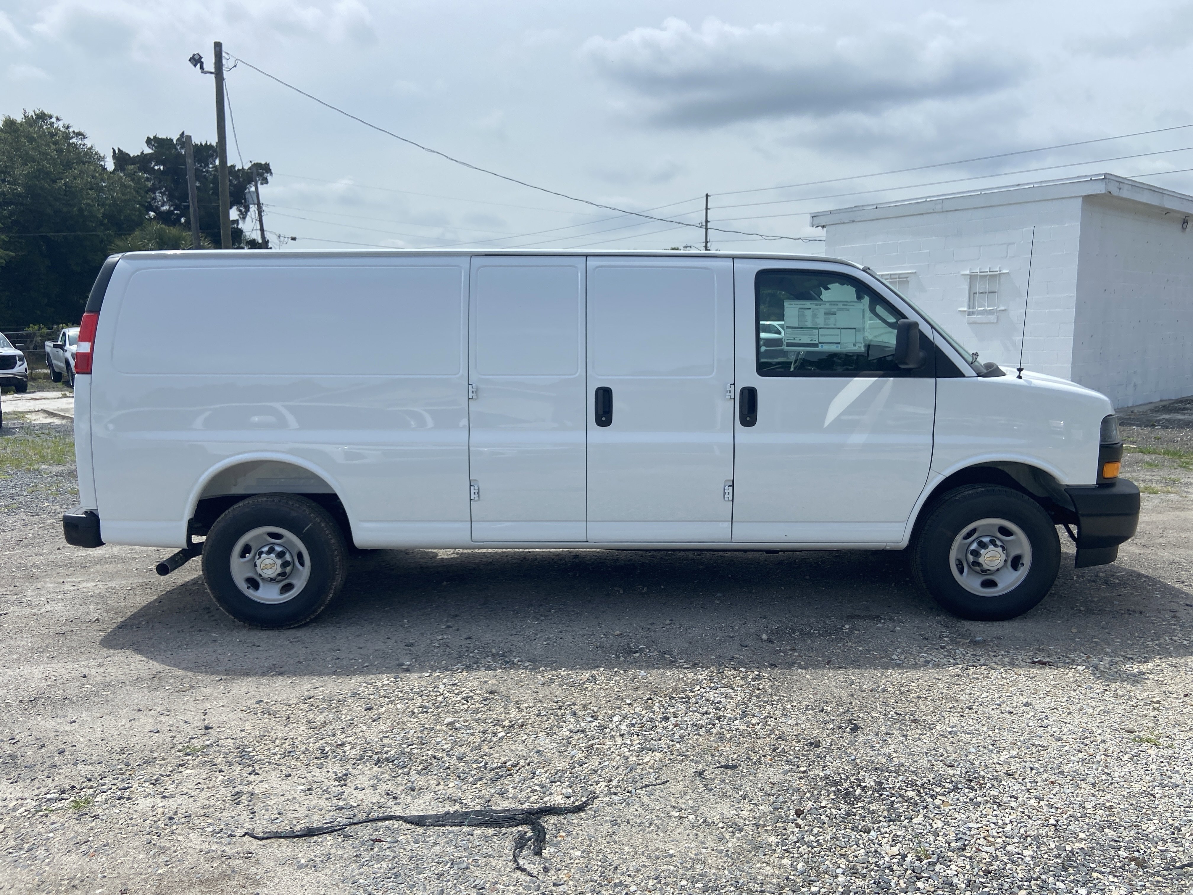 2026 Chevrolet Express Cargo Work Van - Photo 7