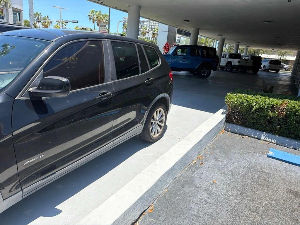 Used 2014 Black BMW xDrive28i image 4