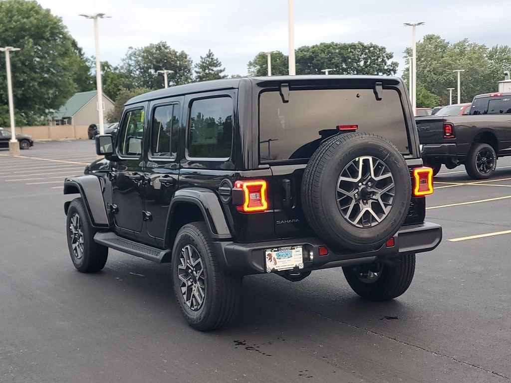 New 2026 Black Clear-Coat Exterior Paint Jeep Sahara image 3