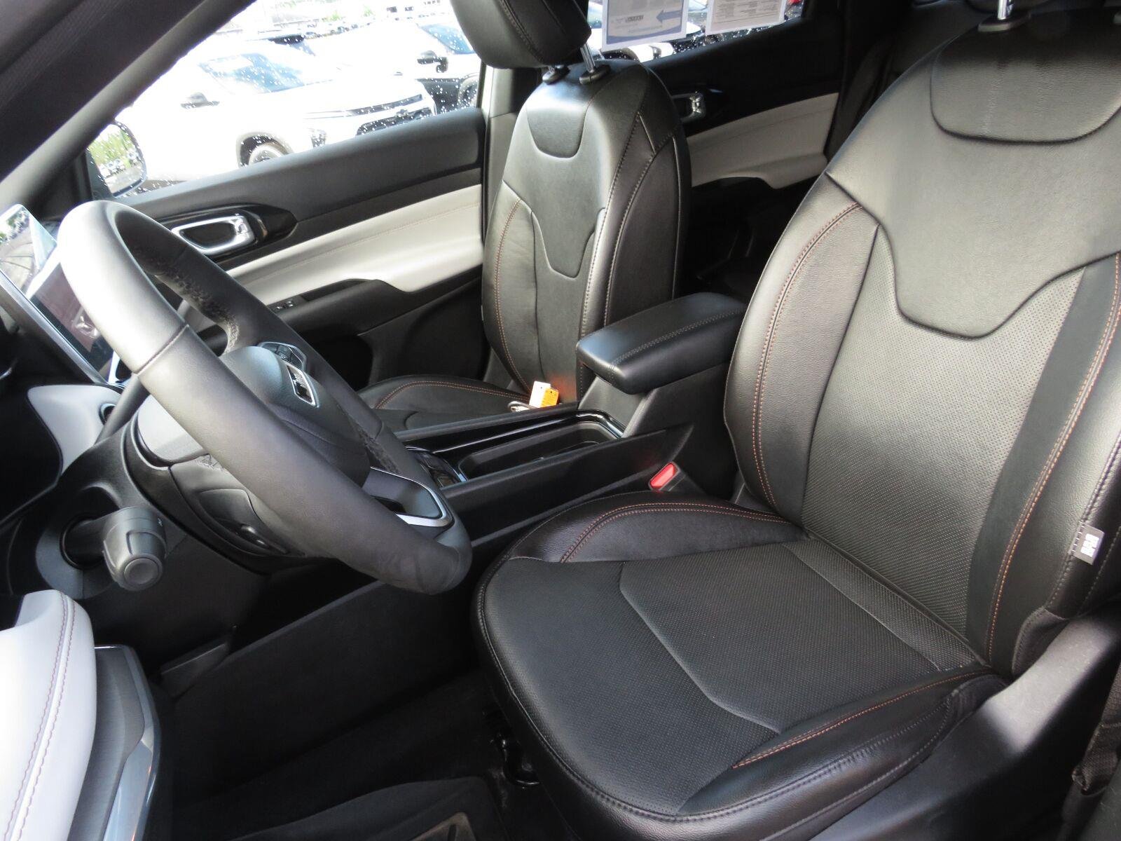 Used 2023 Bright White Clearcoat Jeep Limited image 24