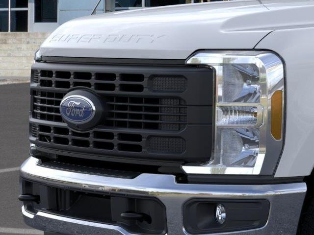 New 2026 Oxford White Ford F-250® XL image 39