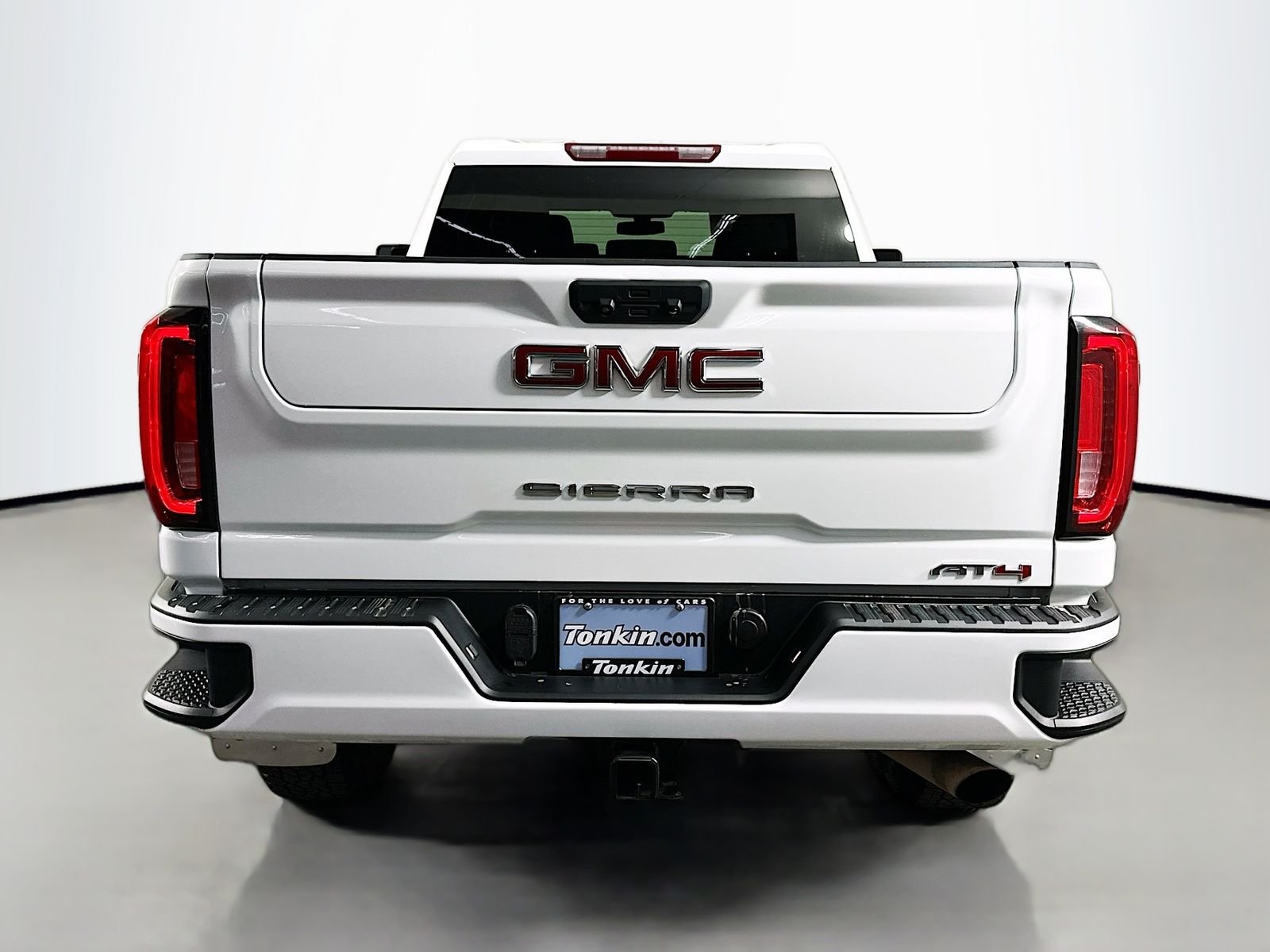 Used 2022 Summit White GMC AT4 image 10