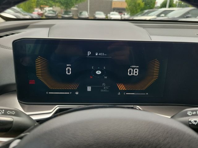 Used 2025 White Kia S image 19