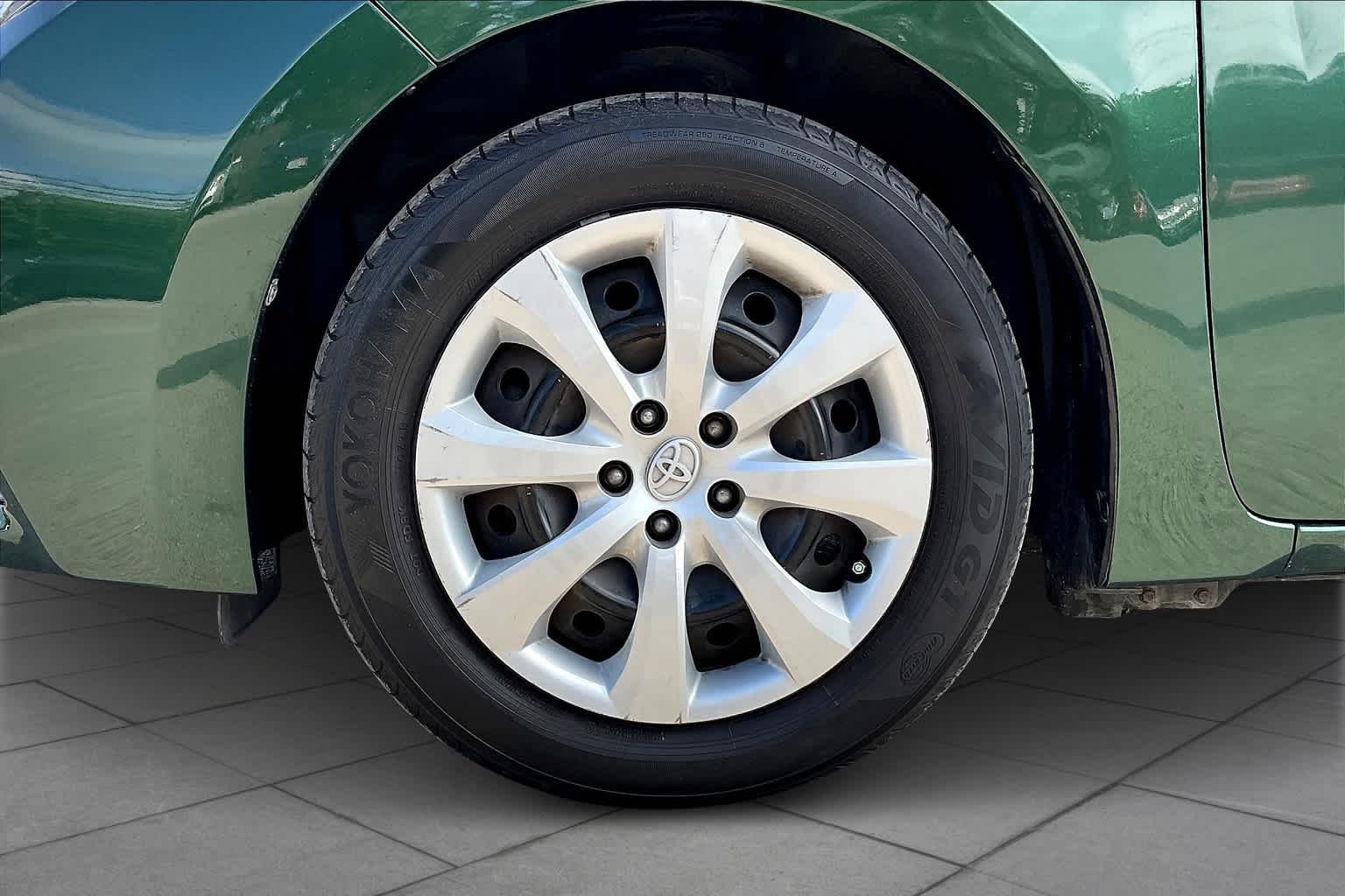 Used 2015 4Evergreen Mica Toyota LE image 11