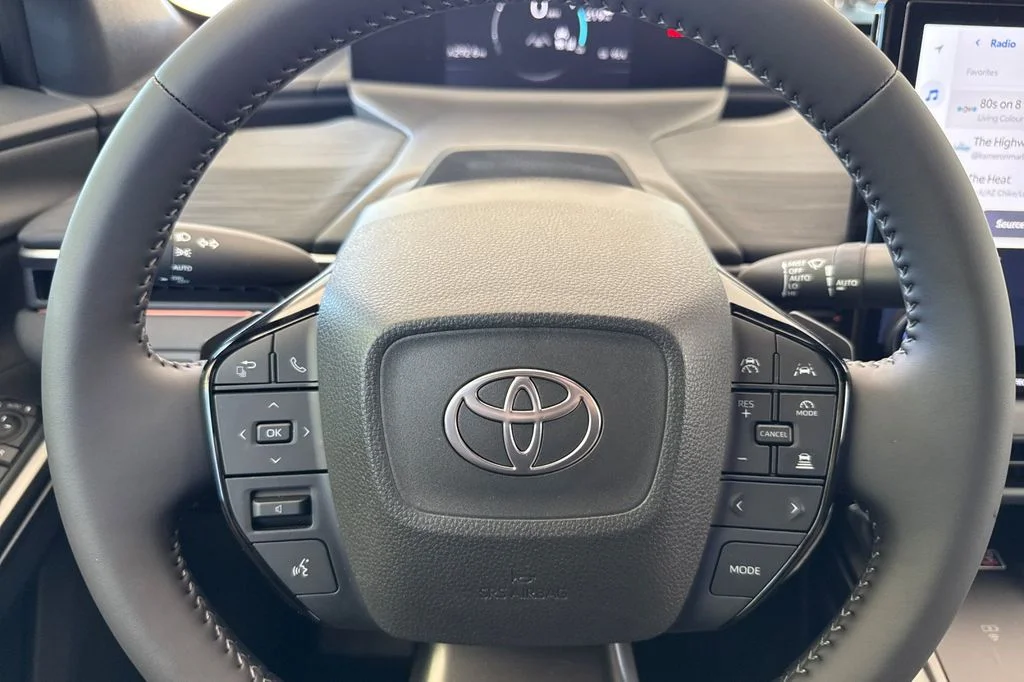New 2026 Wind Chill Pearl <sup>1</sup> Toyota  SE image 24