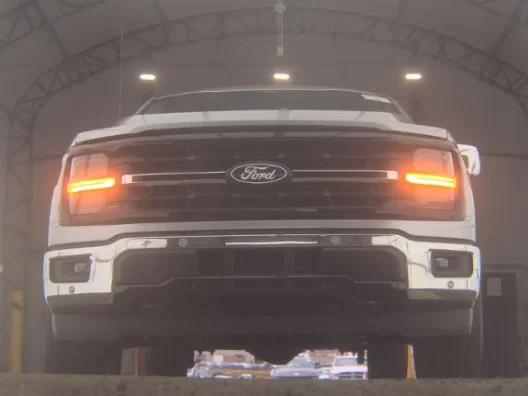 Used 2024 Silver Ford XLT image 3