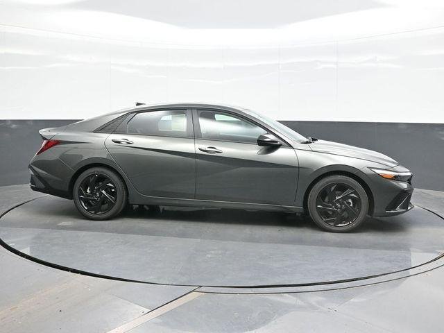 New 2026 Gray Hyundai SEL Sport Plus image 8