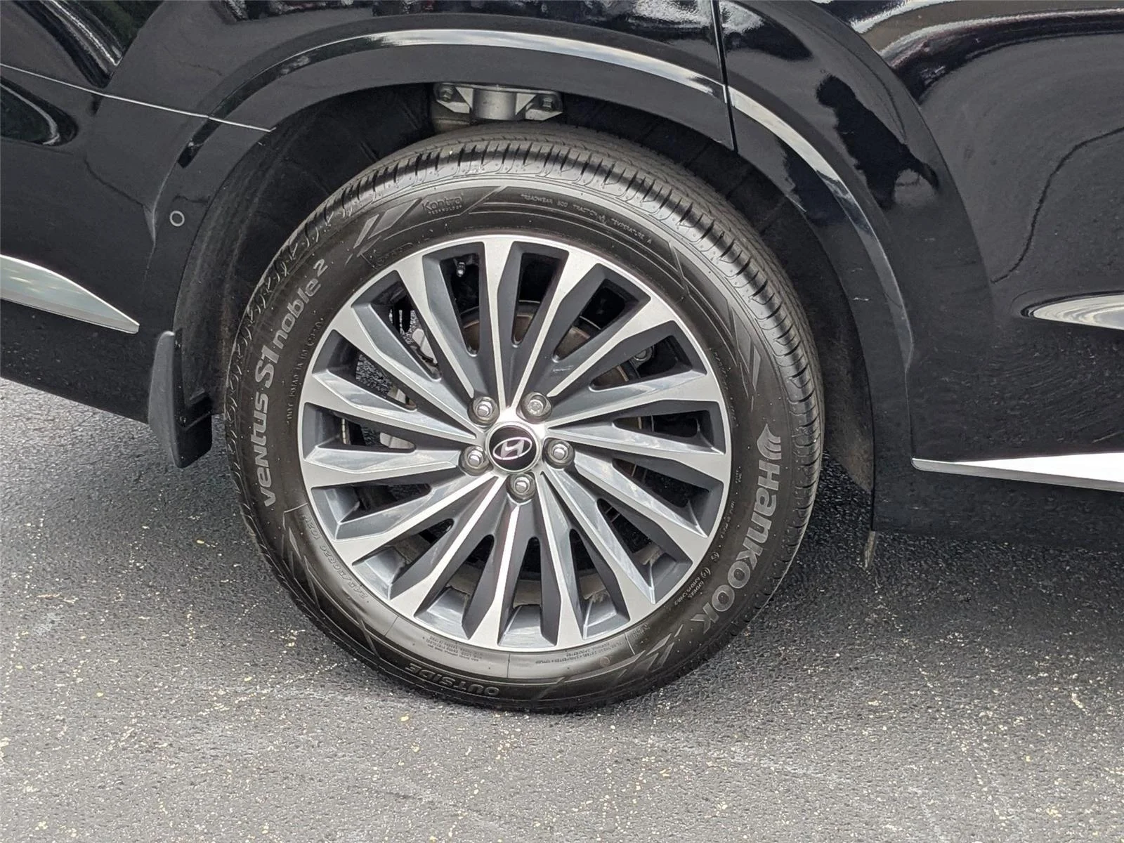Used 2025 Abyss Black Pearl Hyundai Calligraphy image 11