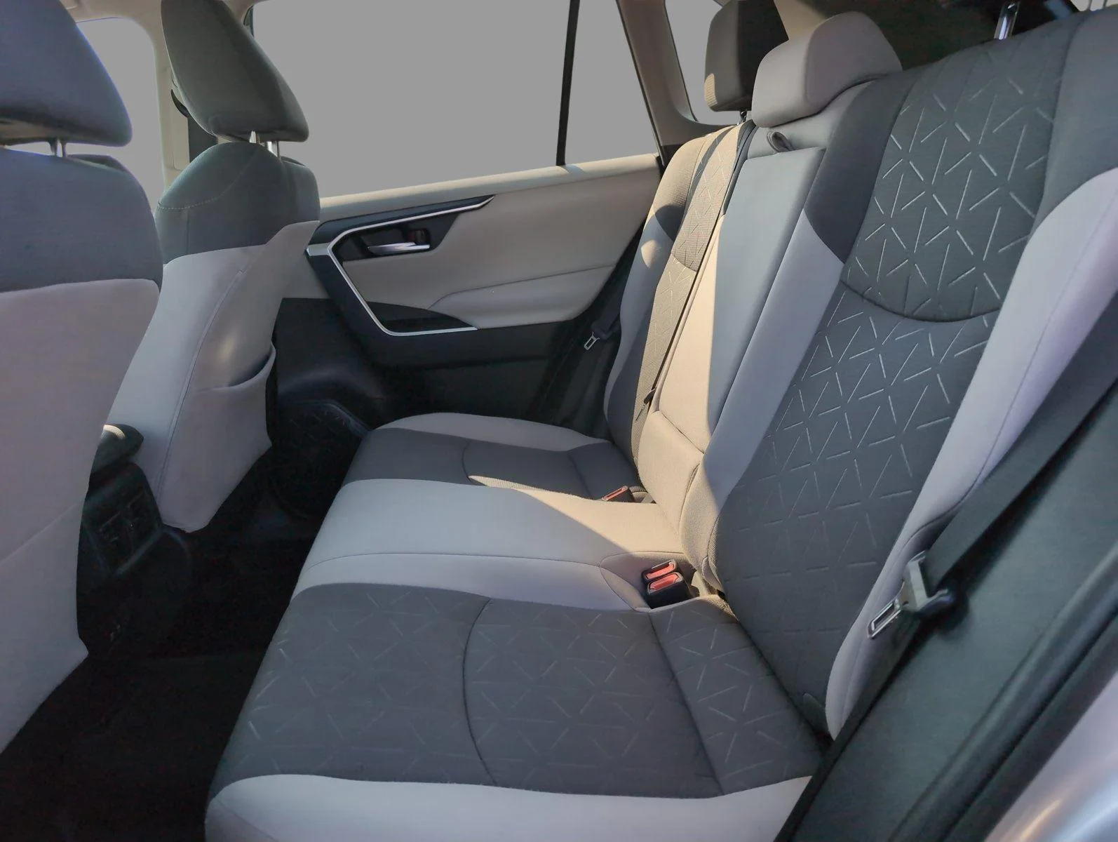 Used 2020 Silver Sky Metallic Toyota XLE image 36