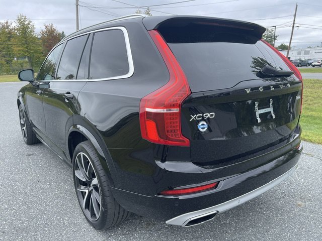 Used 2021 Black Volvo Momentum image 3