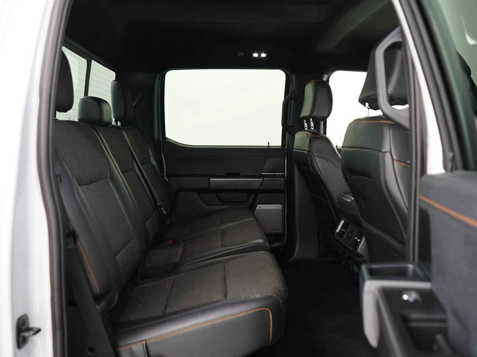 Used 2025 Space White Metallic Ford Tremor image 11