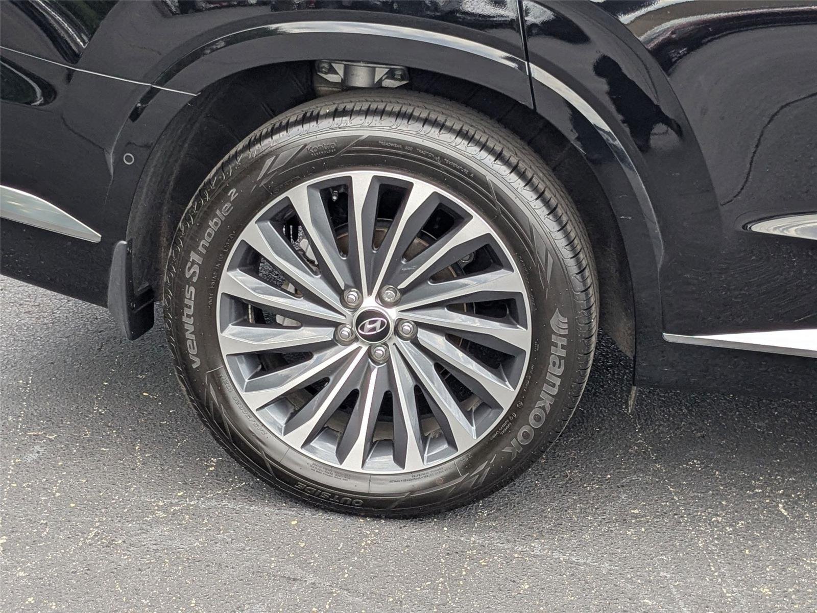 Used 2025 Abyss Black Pearl Hyundai Calligraphy image 11
