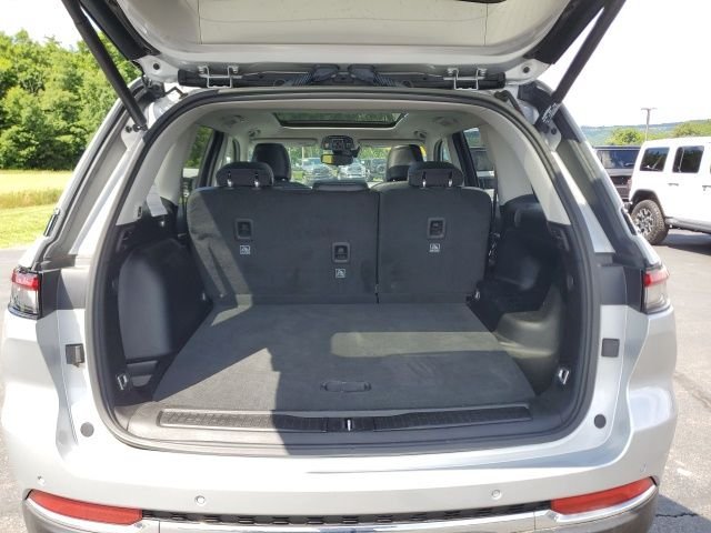 Used 2024 Silver Jeep Limited image 10