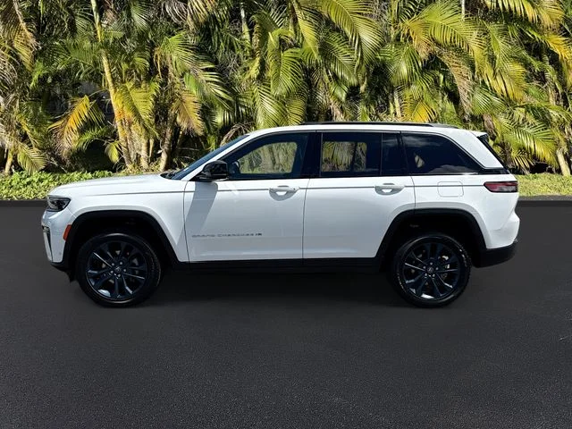 New 2026 Bright White Clear-Coat Exterior Paint Jeep  image 2