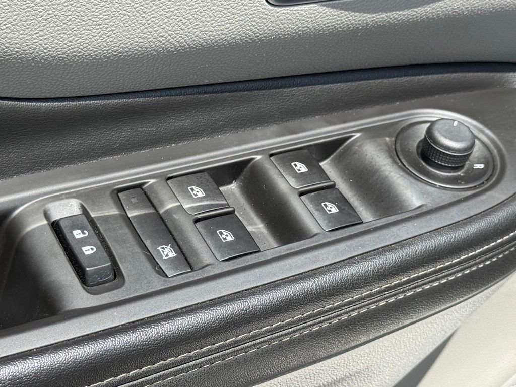 Used 2016 Silver Buick Base image 19
