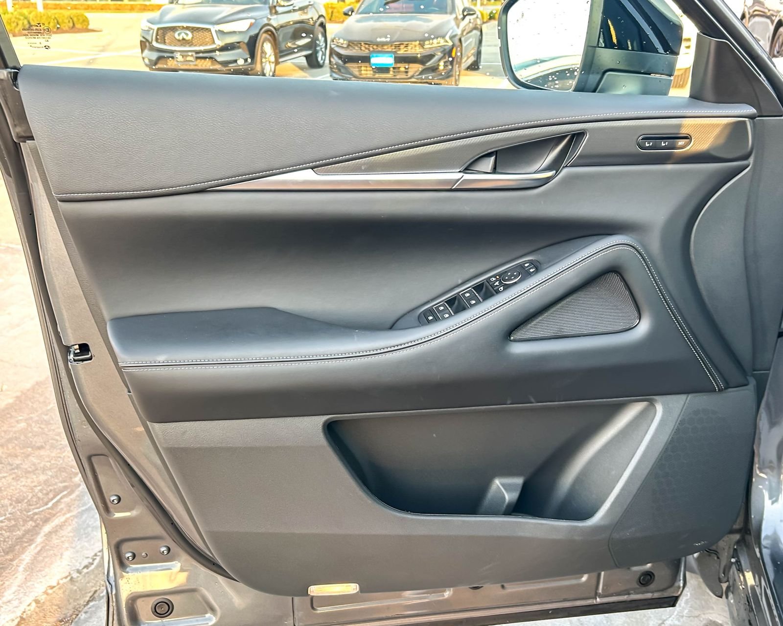 Certified Used 2024 Gray INFINITI LUXE image 9