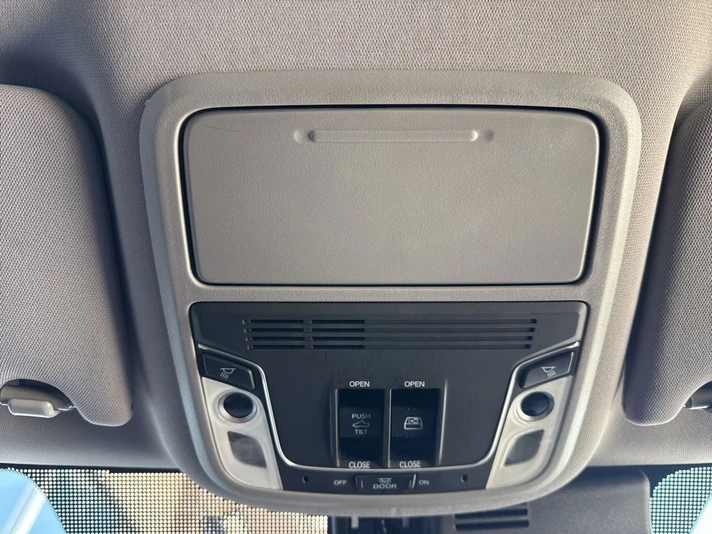 Used 2025 Black Honda RTL image 15