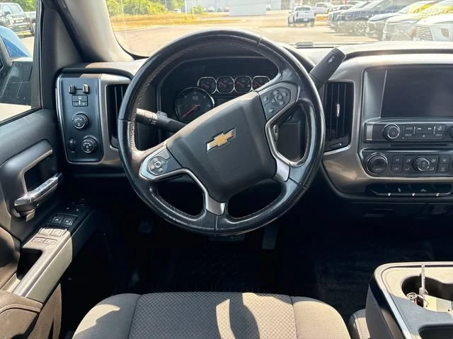 Used 2019 DEEP OCEAN BLUE METALLIC Chevrolet LT image 16