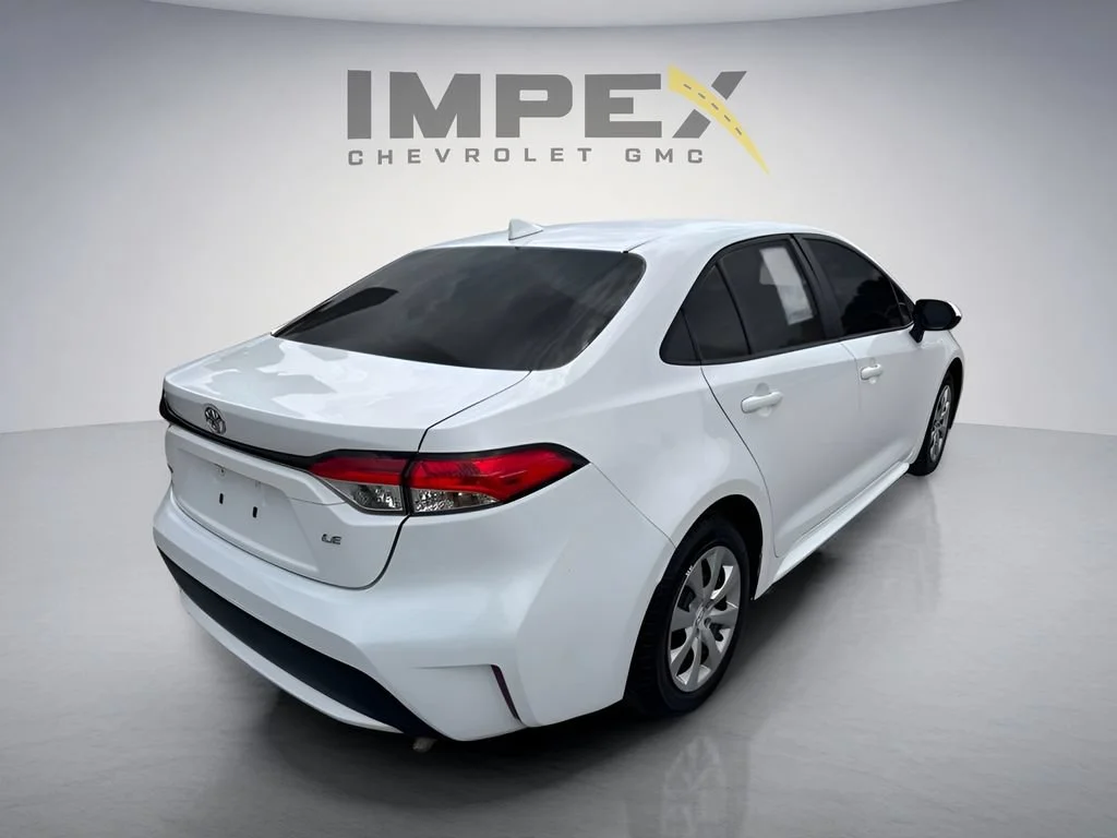 Used 2022 White Toyota LE image 6