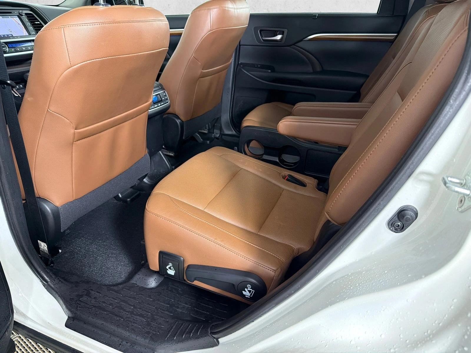Used 2019 Blizzard Pearl Toyota Limited Platinum image 23