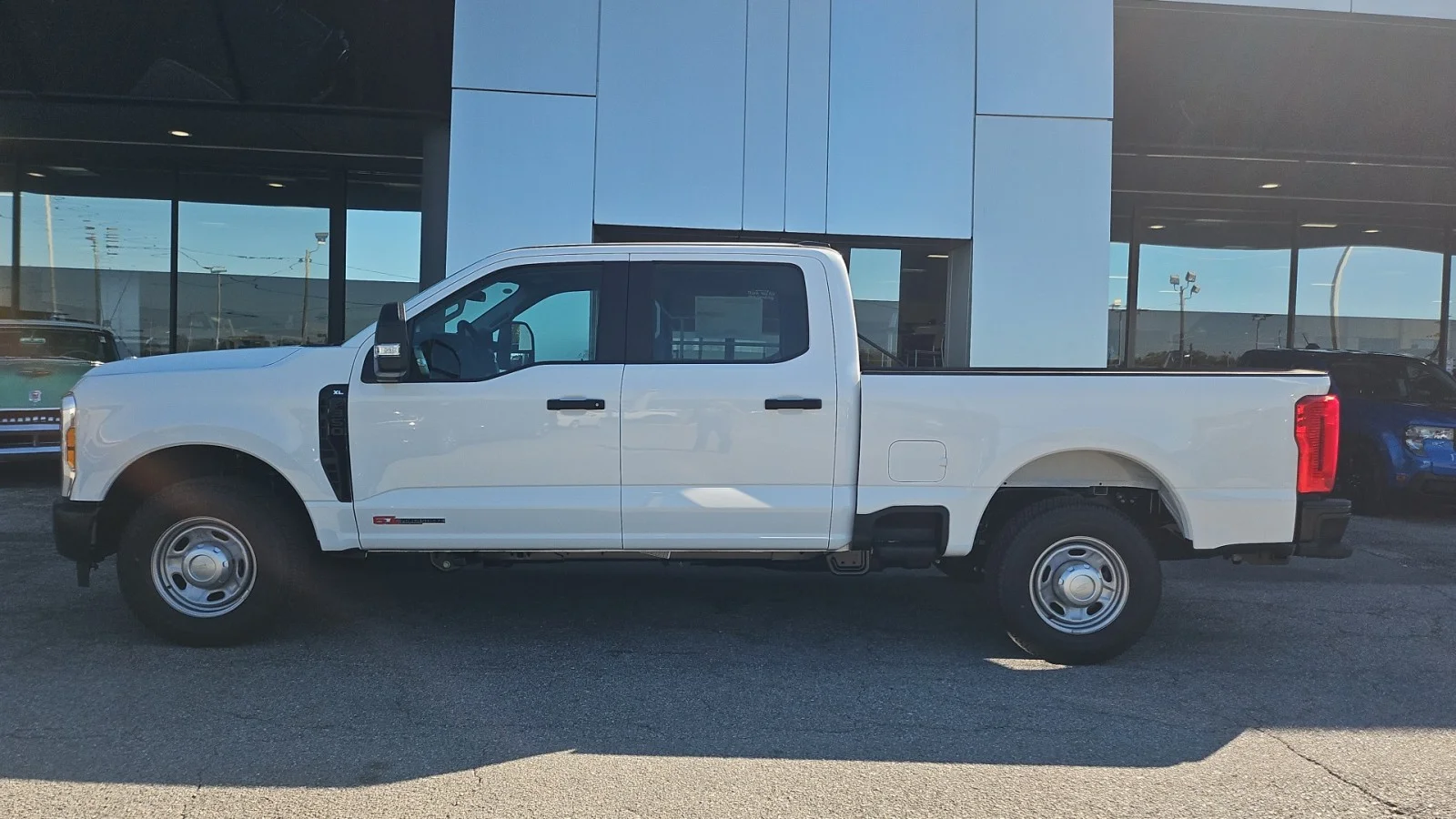 New 2027 Oxford White Ford XL image 2