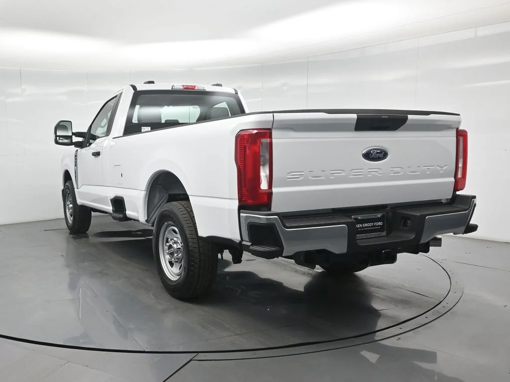 New 2026 Oxford White Ford XL image 19