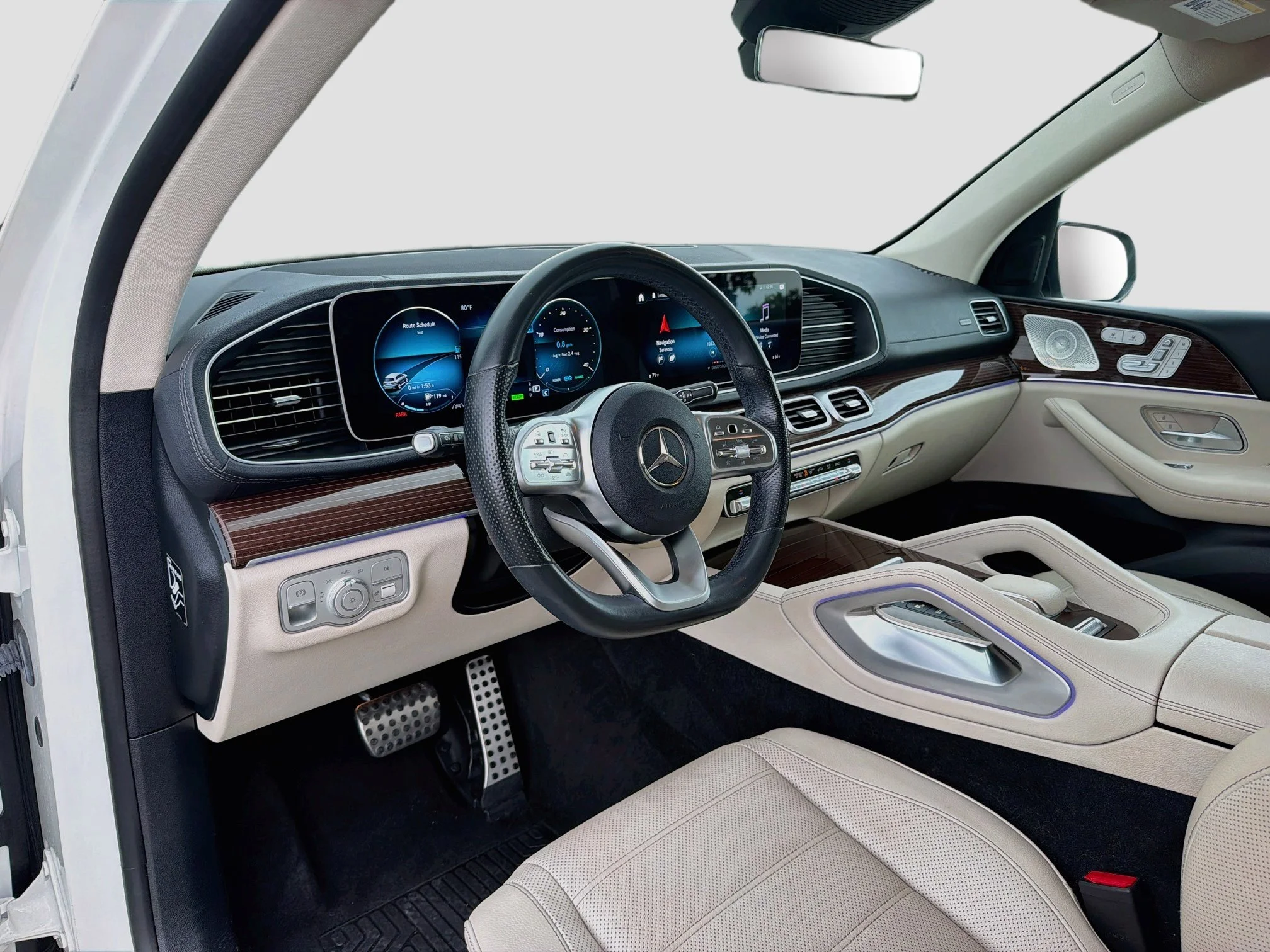 Used 2021 Diamond White Metallic Mercedes-Benz GLS 580 image 28