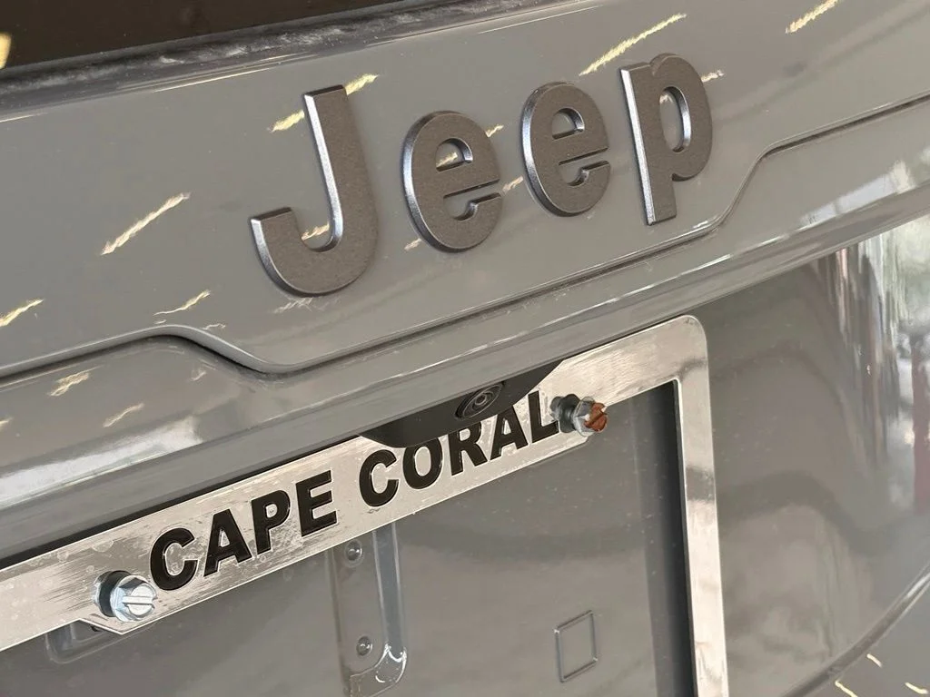 New 2026 Sting-Gray Clear-Coat Exterior Paint Jeep Limited image 34