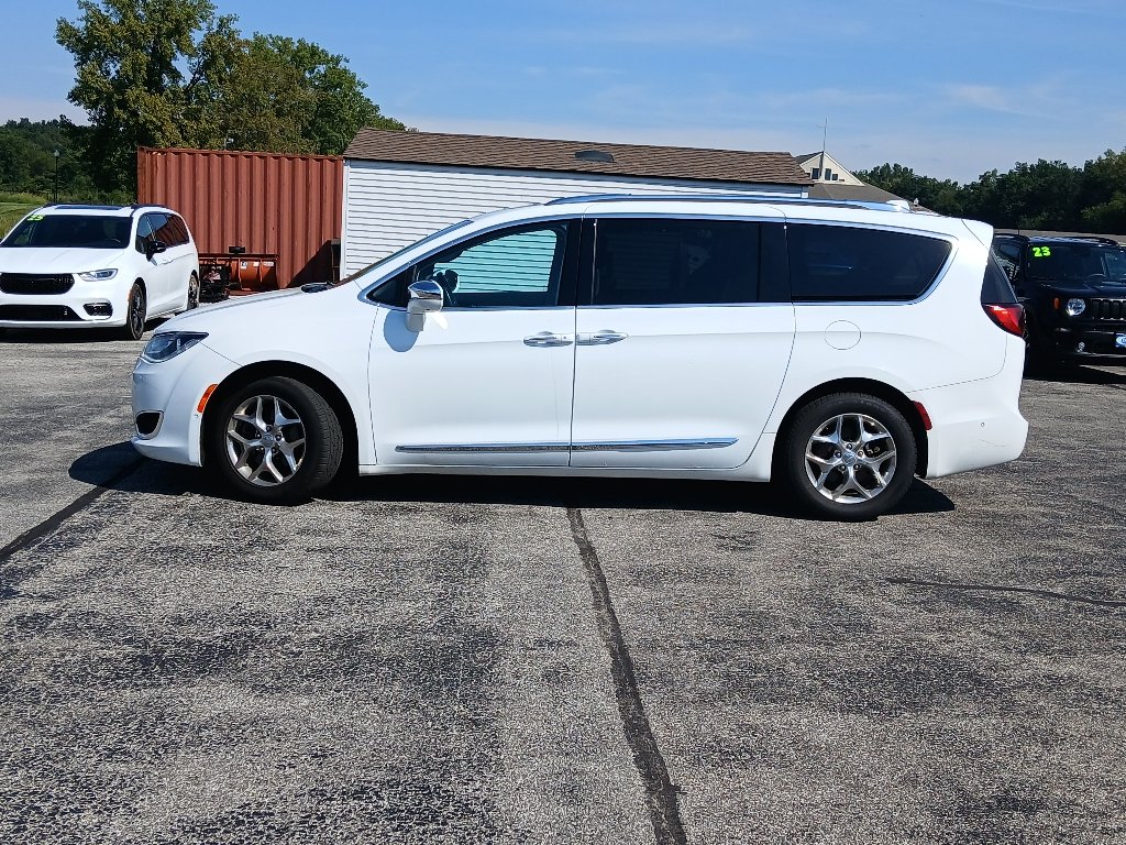 Used 2017 Chrysler Pacifica Limited with VIN 2C4RC1GG1HR650691 for sale in Monticello, IN