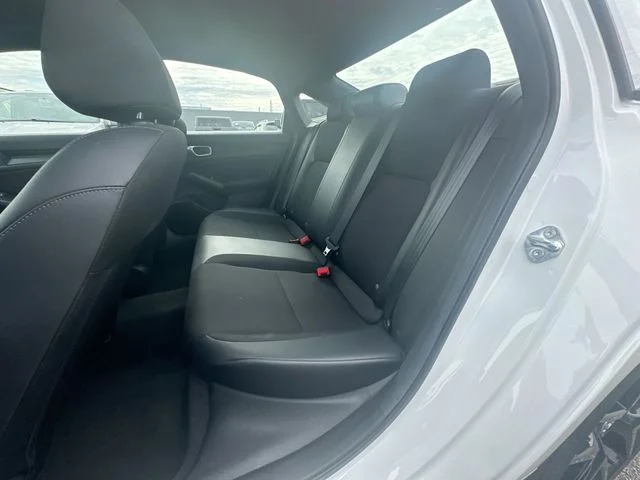 Used 2024  Honda Sport image 23
