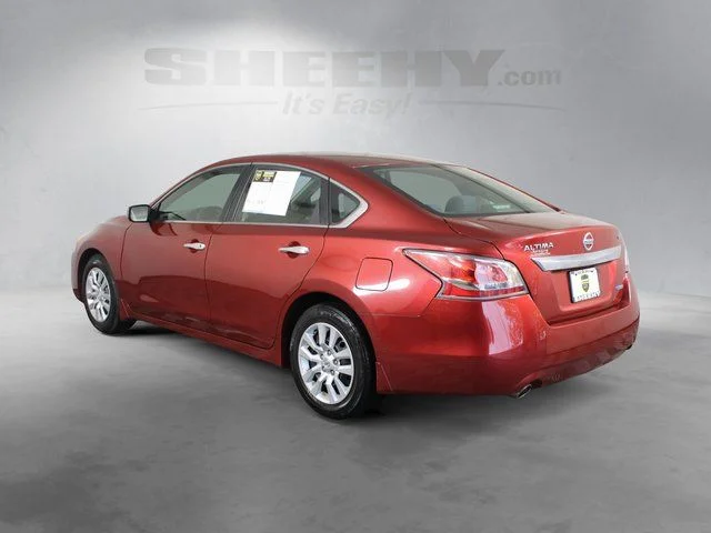 Used 2014 Red Nissan 2.5 S image 13