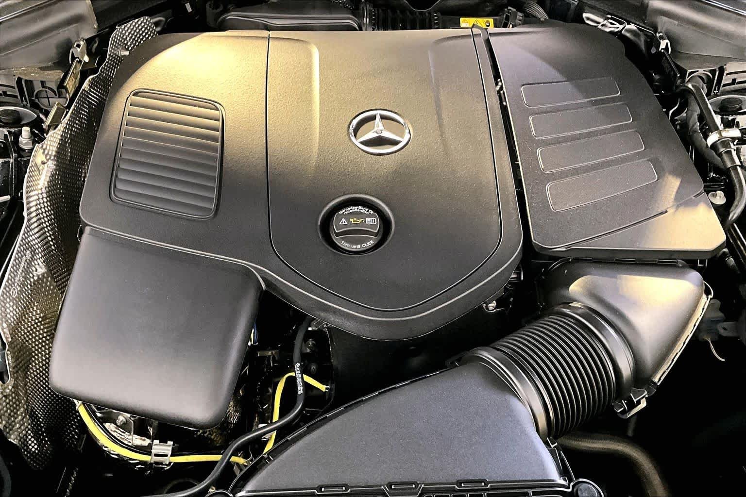 New 2026 Obsidian Black Metallic Mercedes-Benz GLC 300 image 14