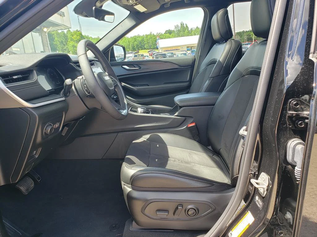 2025 Jeep Grand Cherokee Altitude - Photo 10