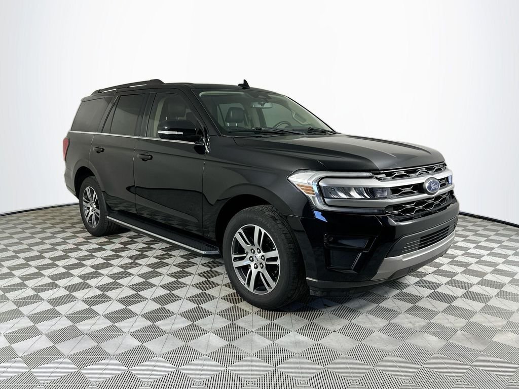 2023 Ford Expedition XLT's photo