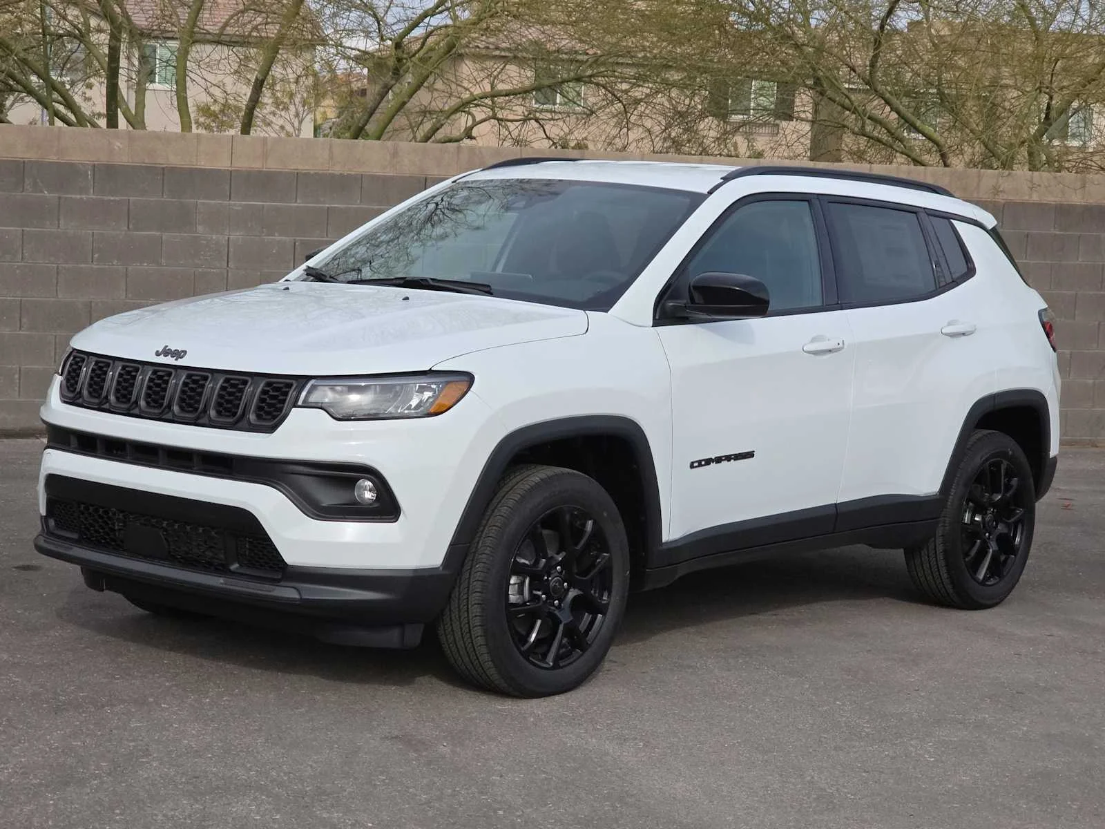 Used 2026 Bright White Clearcoat Jeep Latitude Altitude image 4
