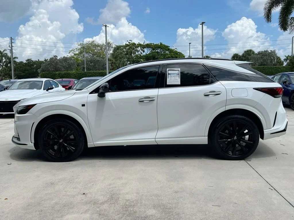 Used 2024 Ultra White Lexus 500h F SPORT Performance image 4