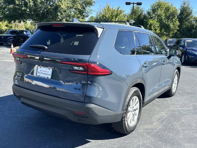 Used 2024 White Toyota XLE image 4